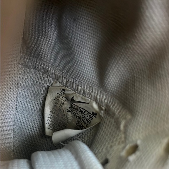 Nike Kids White and Black Sneakers - Picture 5 of 5